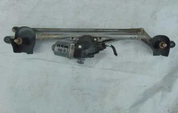 Toyota Hilux (AN120, AN130) Front wiper linkage and motor