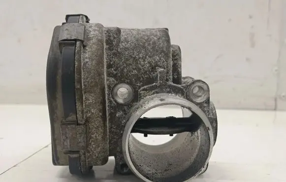 Volvo V60 Throttle valve 28275019