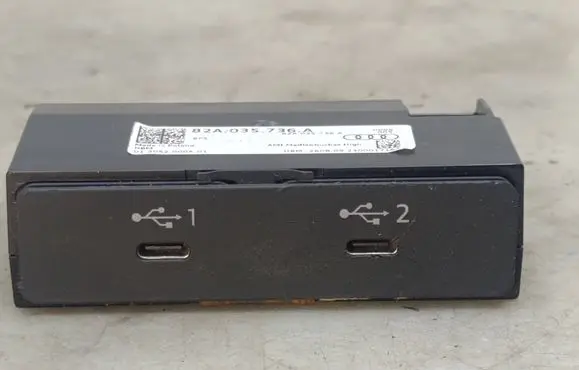 Audi A3 8Y USB socket connector 82A035736A 012052000A01