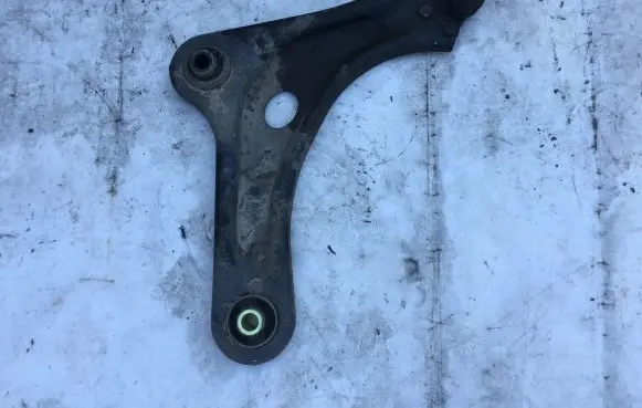 Peugeot 208 Front control arm 9670771480