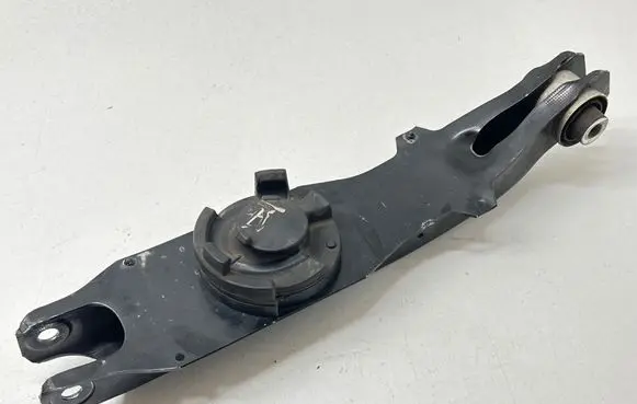 Rear control arm
