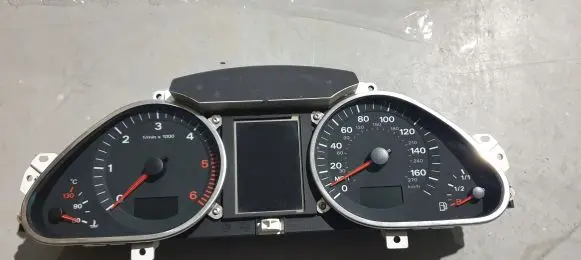 Audi A6 S6 C6 4F Speedometer (instrument cluster) 4F0920982T