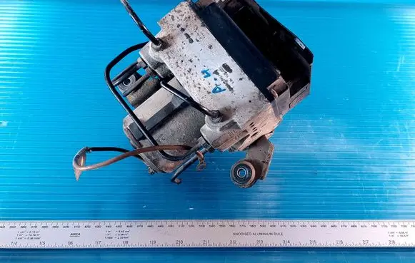 Audi A4 S4 B5 8D ABS Pump 8D0614111