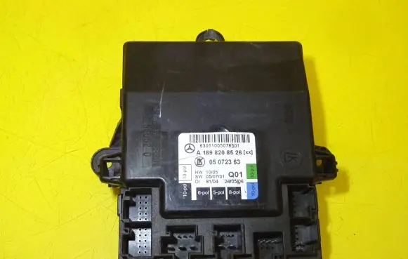 Mercedes-Benz B W245 Door control unit/module A1698208526 05072363