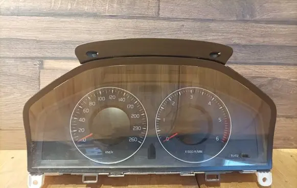 Volvo V70 Speedometer (instrument cluster) 30786623AB 36002195 BK9KB
