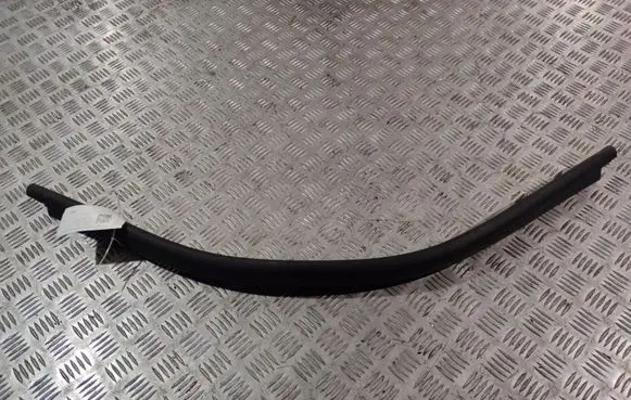 BMW 2 F22 F23 Engine compartment rubber 