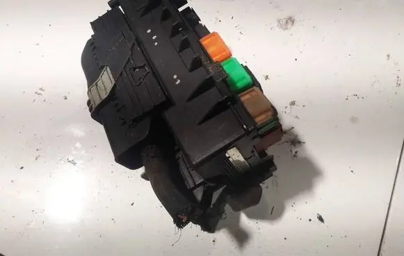 Opel Corsa D Fuse box set 13217389