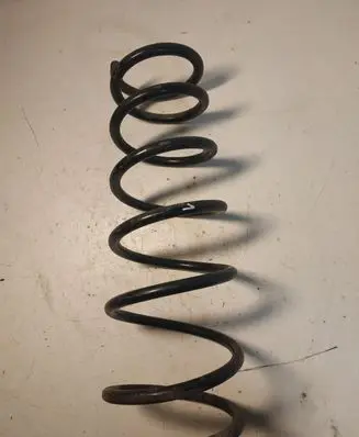 Toyota Avensis T220 Rear coil spring