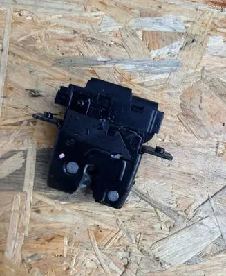 Nissan Qashqai Tailgate/trunk/boot lock/catch/latch 90502EY12D