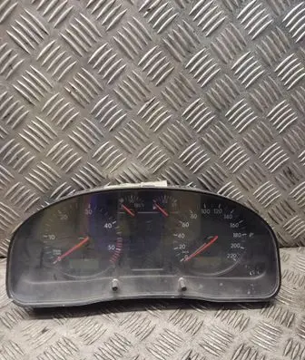 Volkswagen PASSAT B5 Speedometer (instrument cluster) 3b1919890a