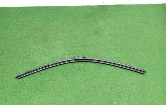 Tesla Model 3 Windshield/front glass wiper blade 1076730-00-C