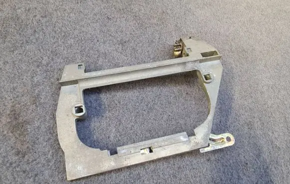 Rear door exterior handle/bracket
