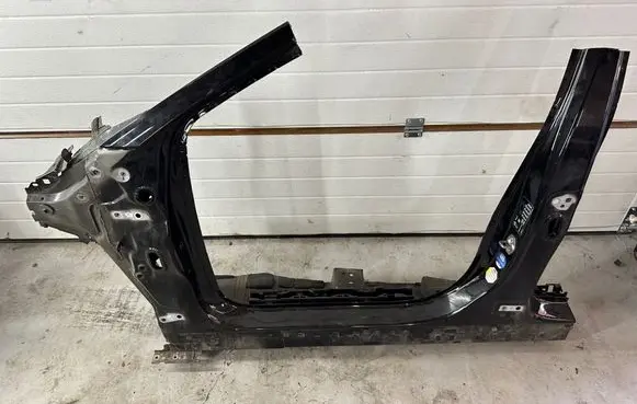 Ford Focus Front sill (body part) 