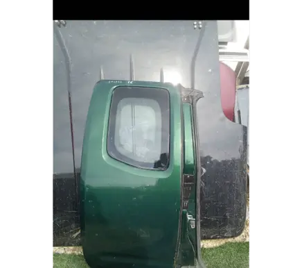 Nissan Navara Rear door