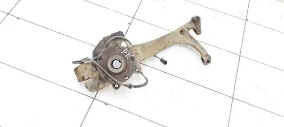 Volkswagen PASSAT B5 Front wheel hub spindle knuckle