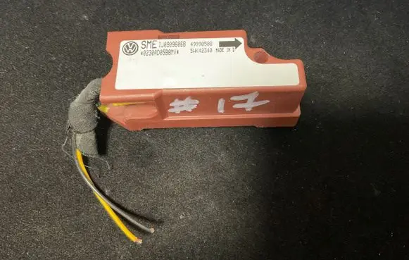 Skoda Octavia Mk1 (1U) Airbag deployment crash/impact sensor 1J0909606B 5WK42340