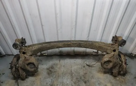 Toyota Avensis Verso Rear axle beam 