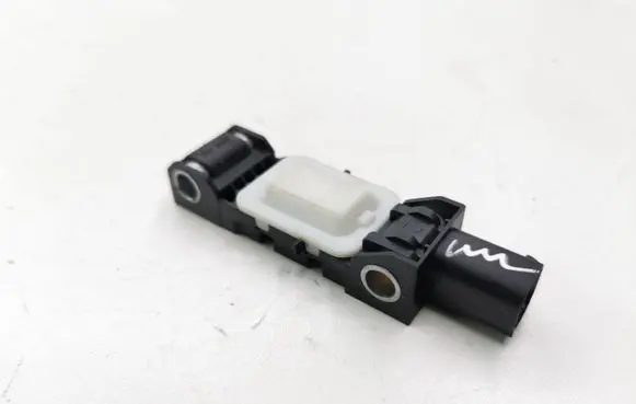 Chrysler 300 - 300C Airbag deployment crash/impact sensor 04671779AC 3414304024
