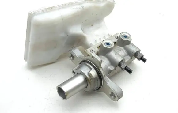 Peugeot 3008 II Master brake cylinder 0204838064