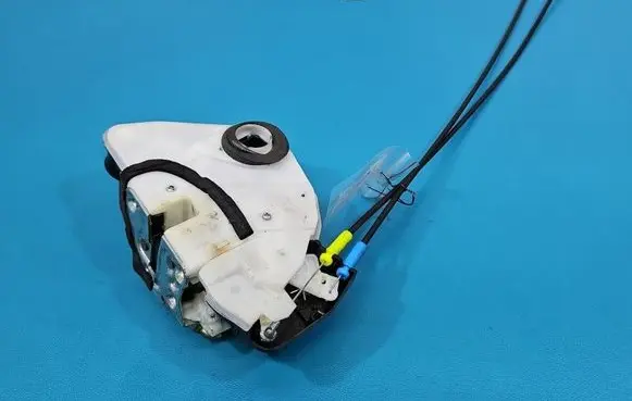 Suzuki Celerio Front door lock IMPRK1587272