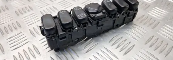 Mercedes-Benz A W168 Wing mirror switch 1688203610 33010901 030698