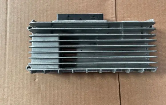 Audi A6 S6 C6 4F Sound amplifier 4F0910233K
