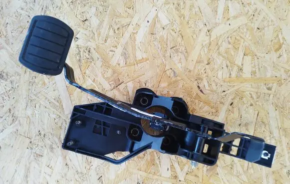 Citroen C5 Aircross Brake pedal 9833339080