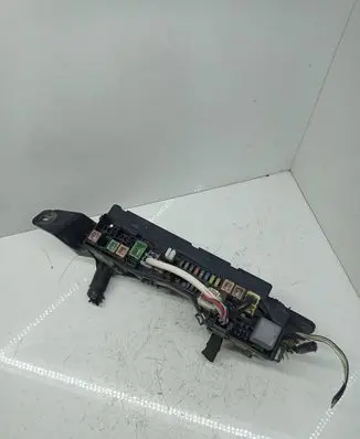 Toyota Corolla Verso AR10 Fuse module