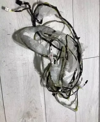 Chrysler 300 - 300C Tailgate/trunk wiring harness 05087089ab
