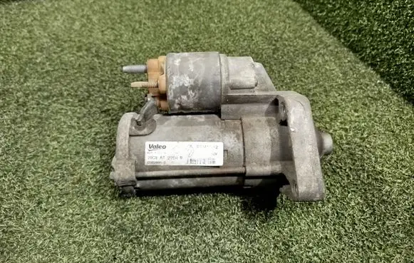 Renault Trafic III (X82) Starter motor 233002889R 29C9
