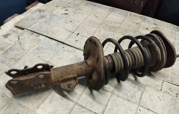 Toyota Auris 150 Front shock absorber with coil spring