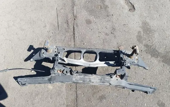 BMW 3 E46 Radiator support slam panel 51718211467 8211467
