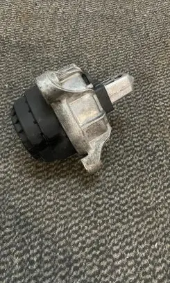 BMW 5 F10 F11 Engine mount bracket