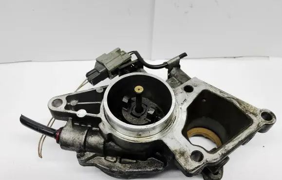 Ford Mondeo Mk III Vacuum pump XS7Q2A451BH