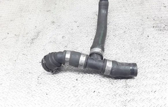 BMW 5 E39 Engine coolant pipe/hose