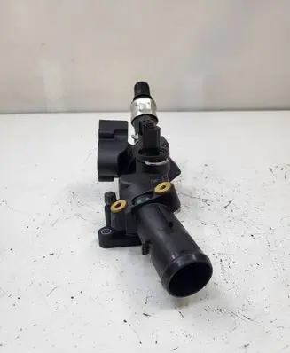 Nissan Qashqai Thermostat/thermostat housing 110609813R