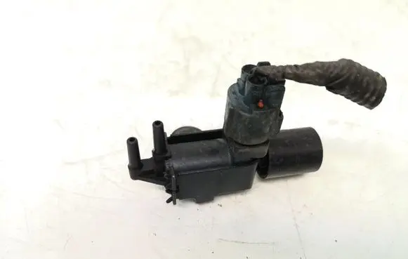 Volkswagen Golf I Vacuum valve 894375331