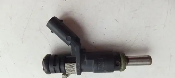 Mercedes-Benz CLK A209 C209 Fuel injector A2720780249