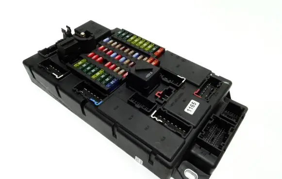 Mini One - Cooper Coupe R56 Fuse module 3451927 519247225 SW92500