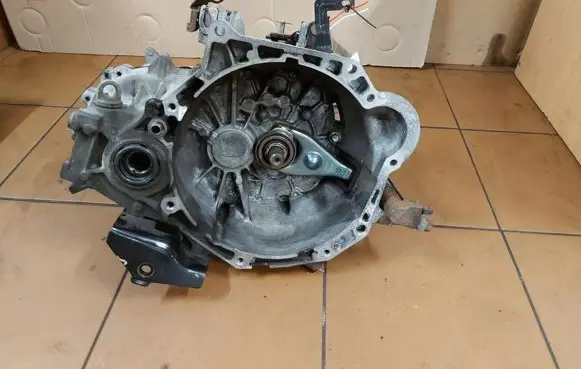 Hyundai Veloster Manual 6 speed gearbox