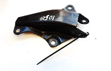 Engine mounting bracket