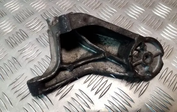 Volvo S70 V70 V70 XC Engine mounting bracket 1397889