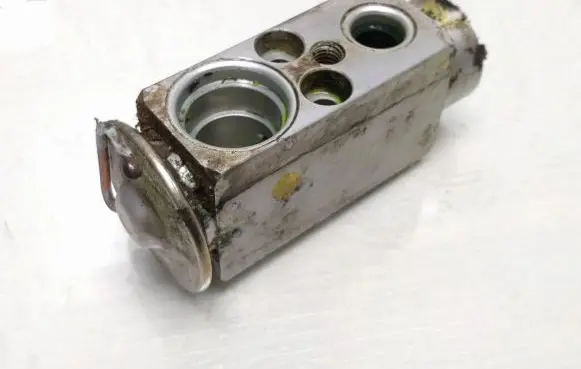 Opel Zafira B Air conditioning (A/C) expansion valve 7011211 324342