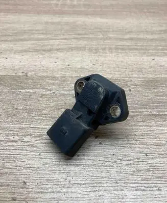 Volkswagen Polo V 6R Air pressure sensor 038906051 0281002177