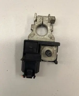Nissan Qashqai Battery bracket 15050S