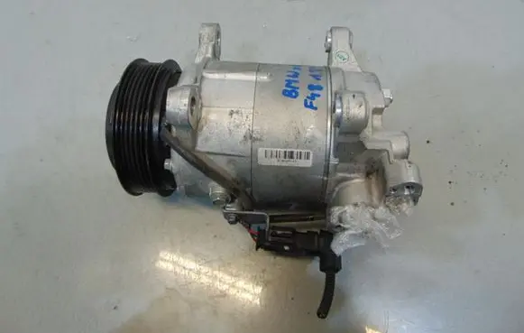BMW X1 F48 F49 Air conditioning (A/C) compressor (pump) 682687901