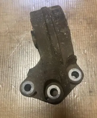 Opel Antara Gearbox mount X01187