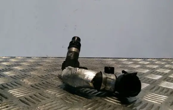 Ford Mondeo MK V Engine coolant pipe/hose DG9318K580ED