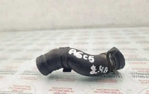 Engine coolant pipe/hose