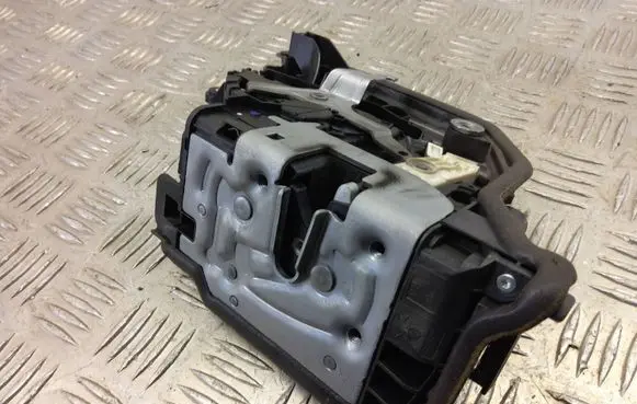 BMW X1 F48 F49 Front door lock 7281934